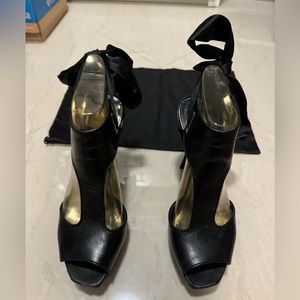 Size 6, Studio9, Sexy Heels.